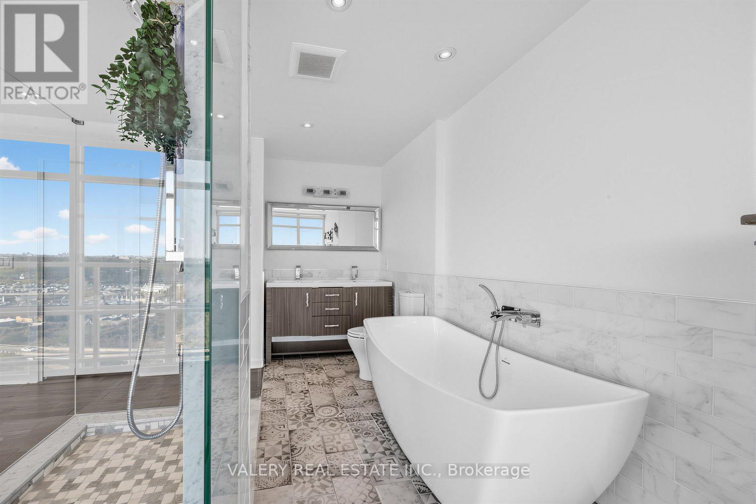 827 - 250 Manitoba Street, Toronto, Ontario  M8Y 4G8 - Photo 11 - W13137364