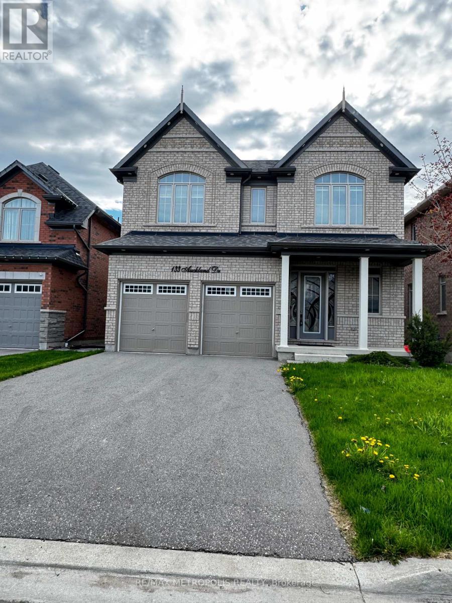 133 AUCKLAND DRIVE, Whitby, Ontario