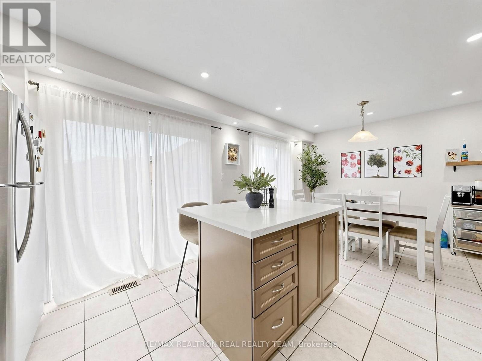 2708 Burkholder Drive, Pickering, Ontario  L1X 0G2 - Photo 15 - E13135930