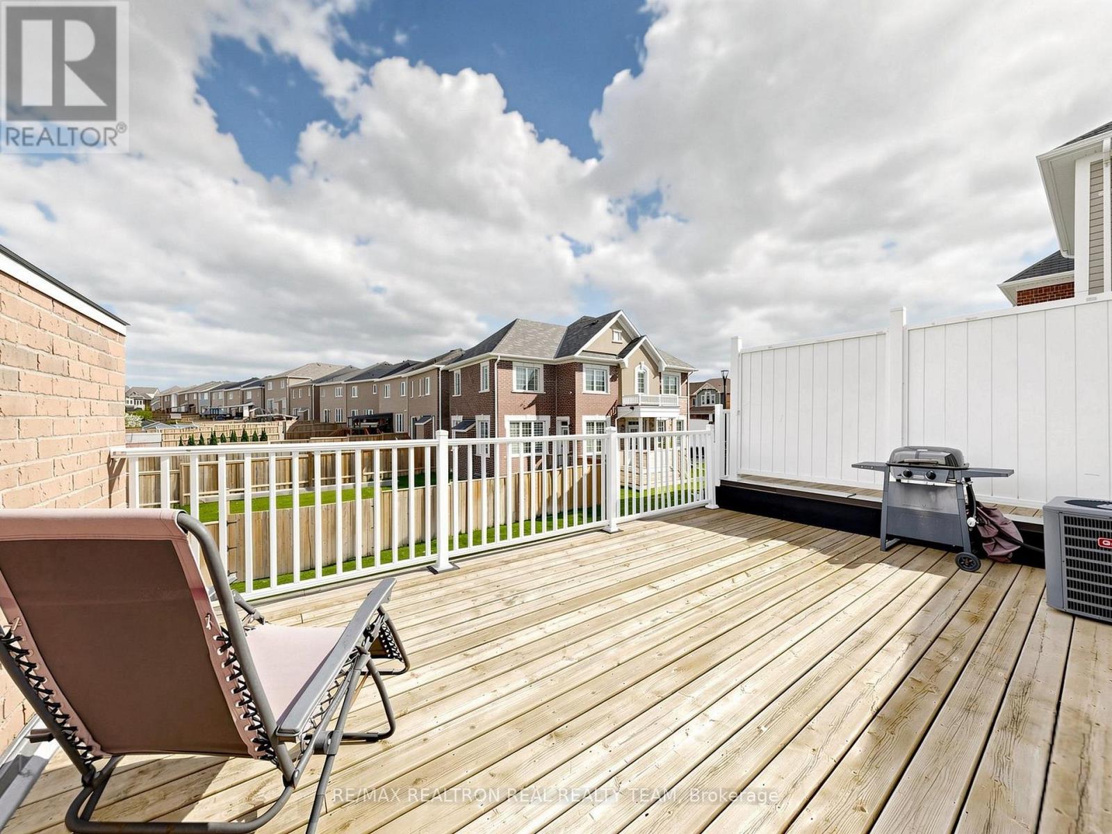 2708 Burkholder Drive, Pickering, Ontario  L1X 0G2 - Photo 37 - E13135930