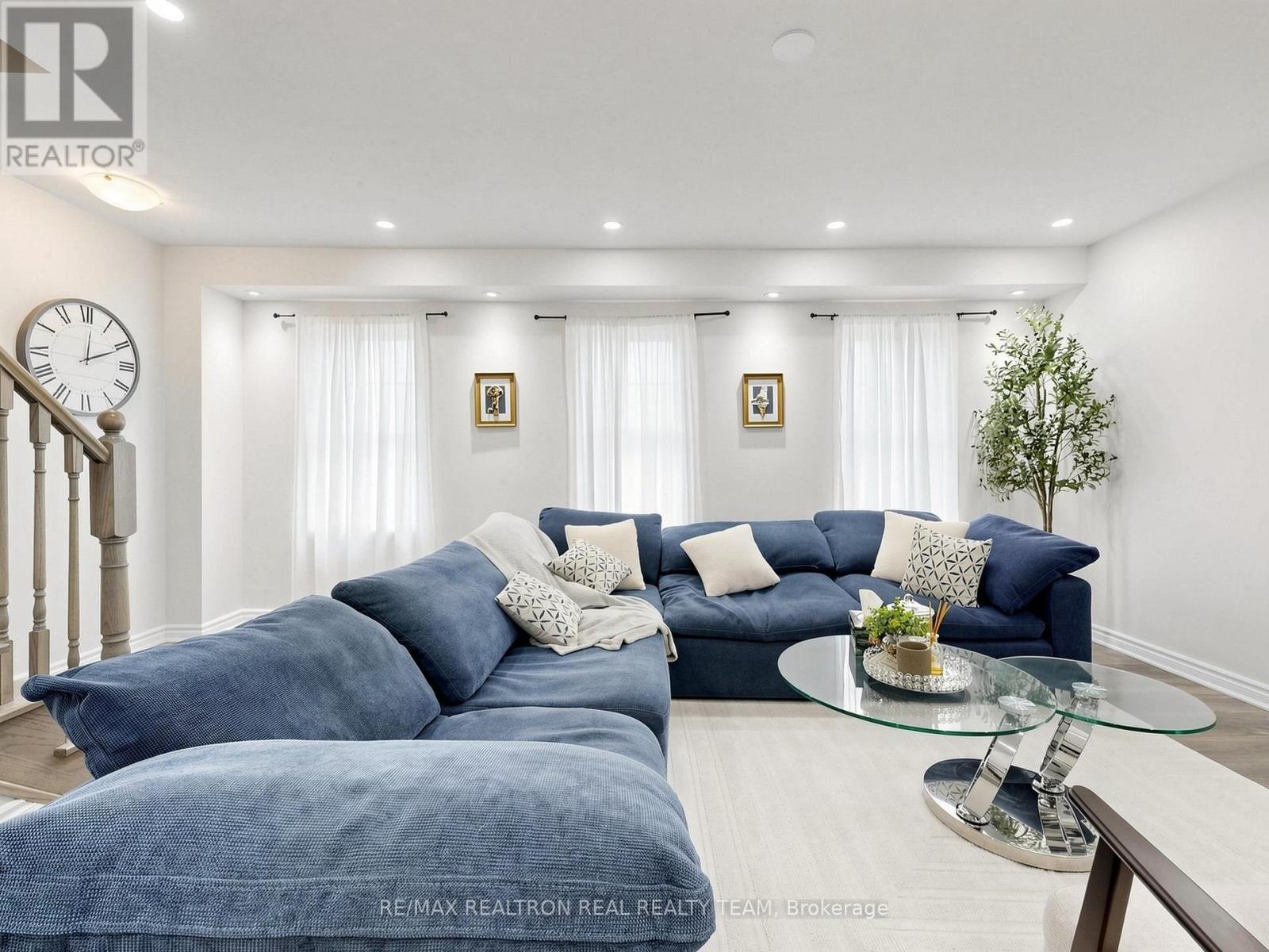 2708 Burkholder Drive, Pickering, Ontario  L1X 0G2 - Photo 4 - E13135930