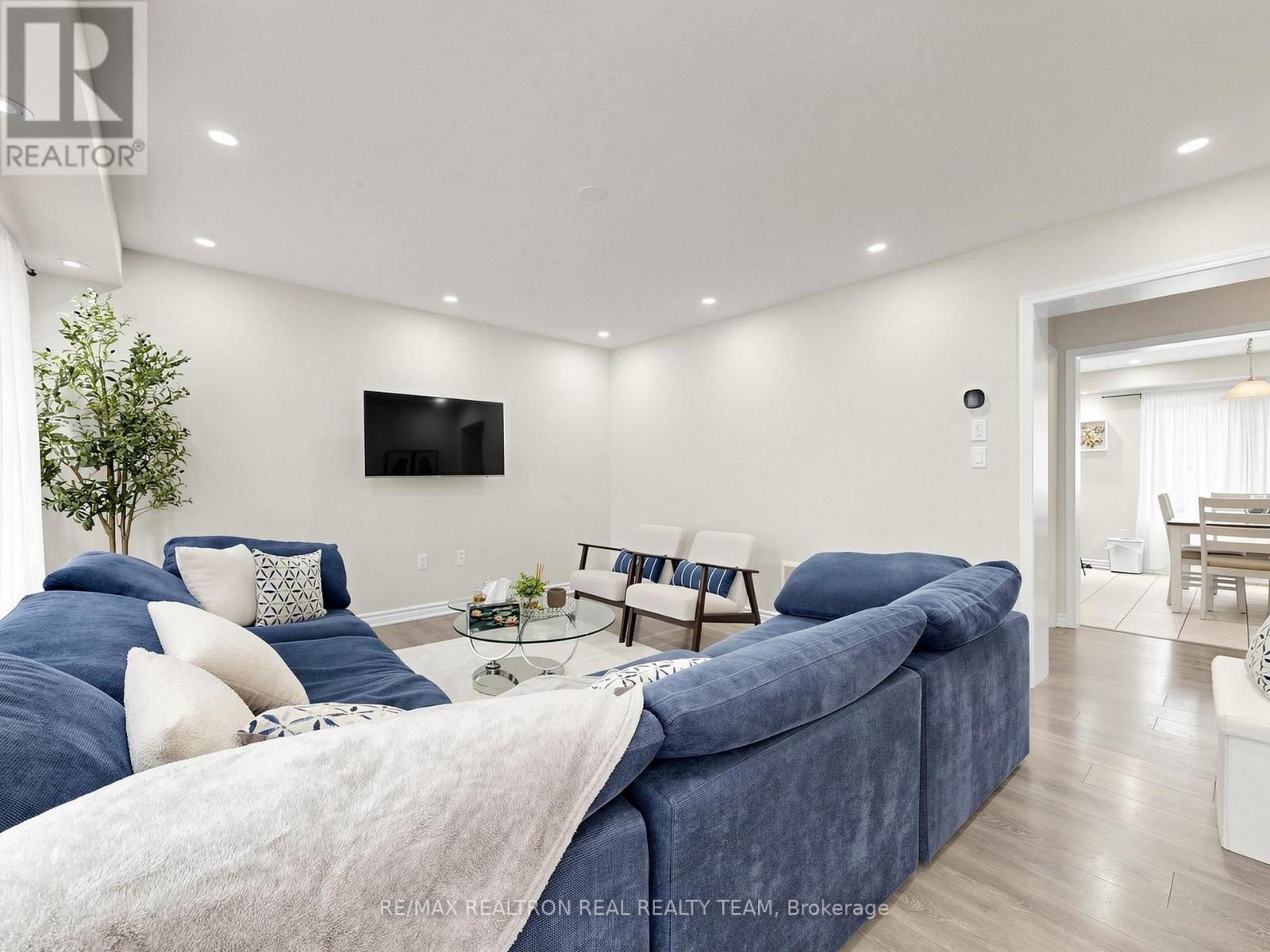 2708 Burkholder Drive, Pickering, Ontario  L1X 0G2 - Photo 7 - E13135930