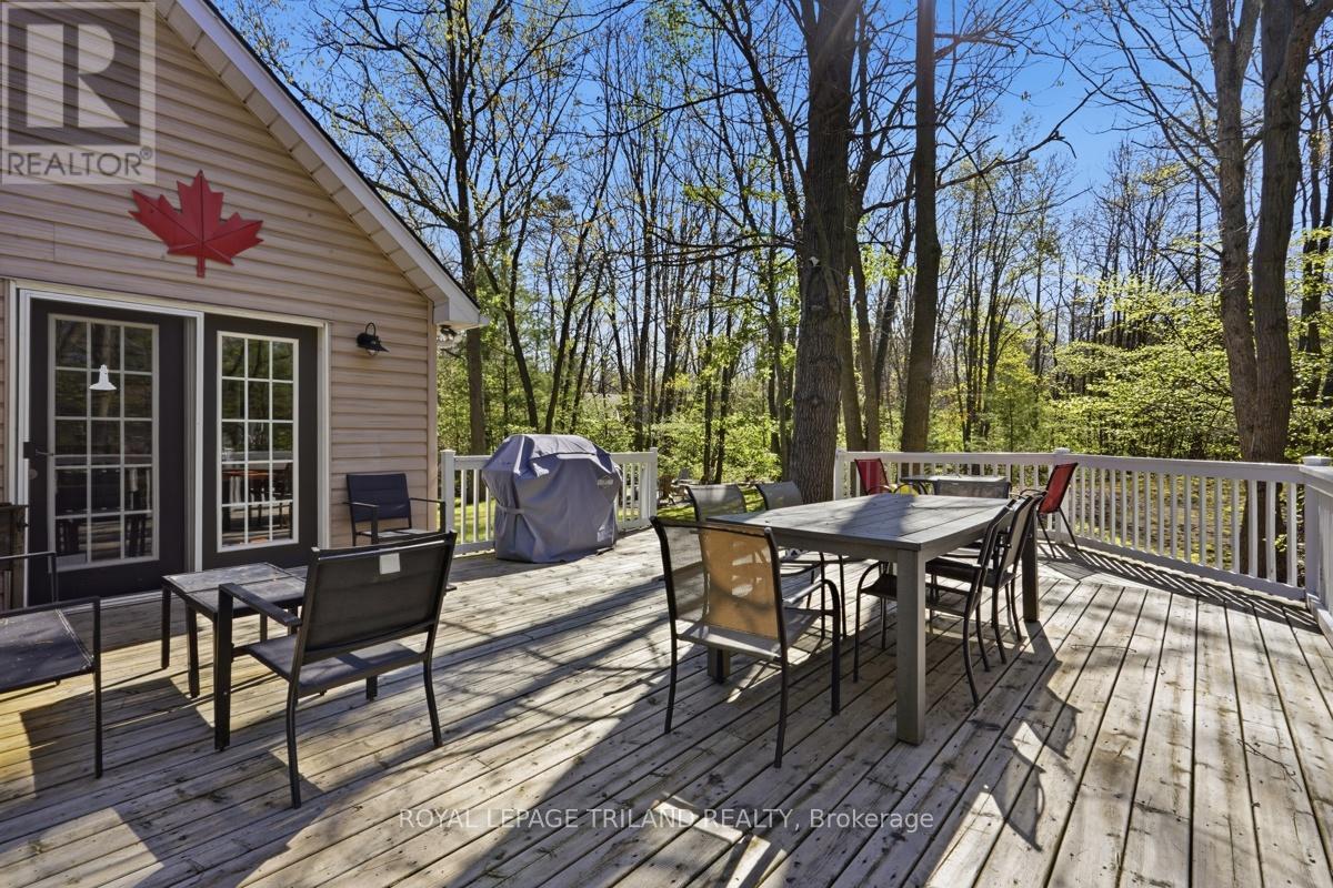 9945 Riverview Road, Lambton Shores, Ontario  N0M 1T0 - Photo 24 - X13114928