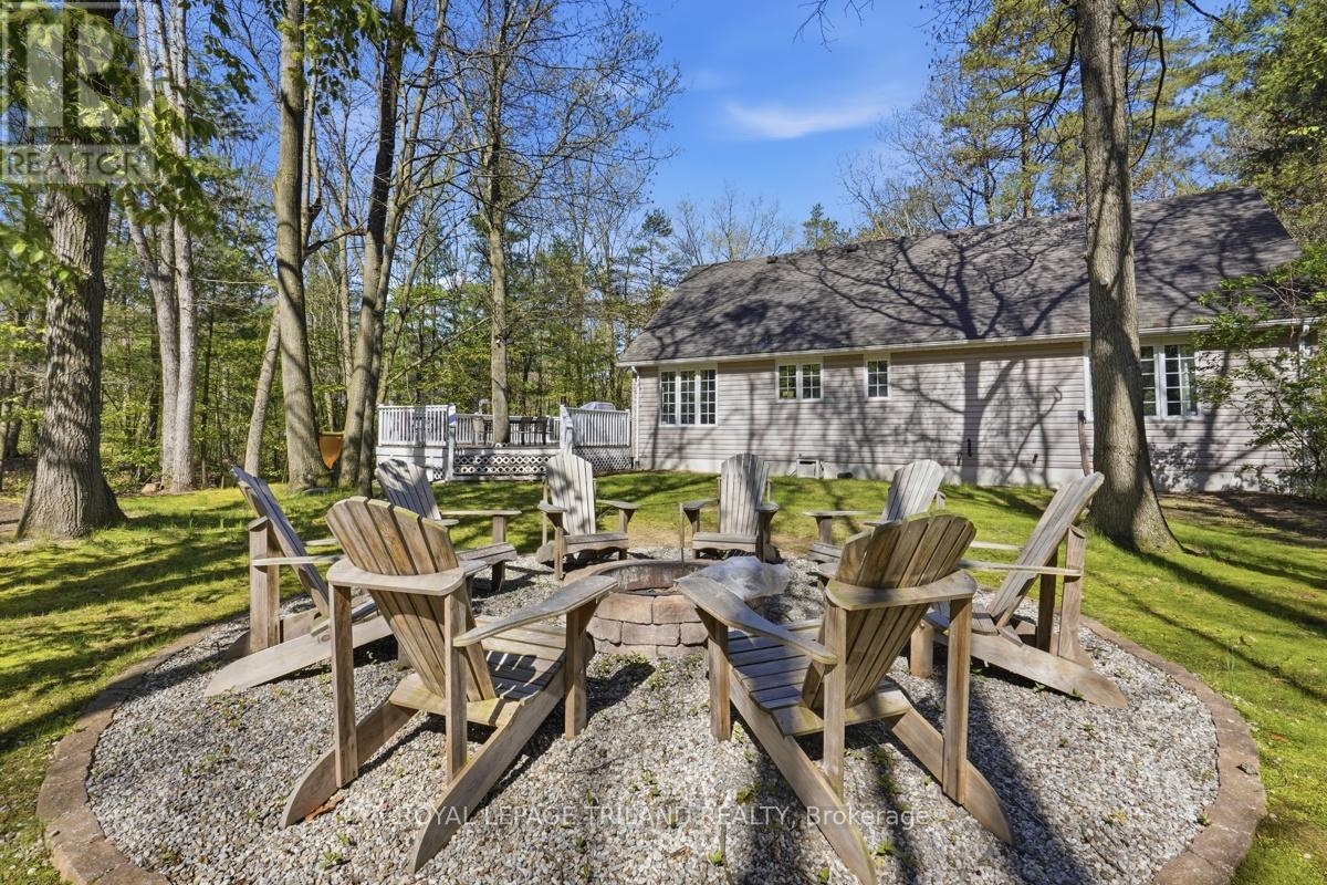 9945 Riverview Road, Lambton Shores, Ontario  N0M 1T0 - Photo 29 - X13114928