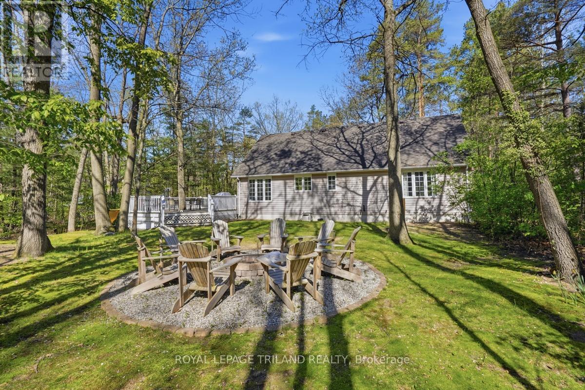 9945 Riverview Road, Lambton Shores, Ontario  N0M 1T0 - Photo 28 - X13114928