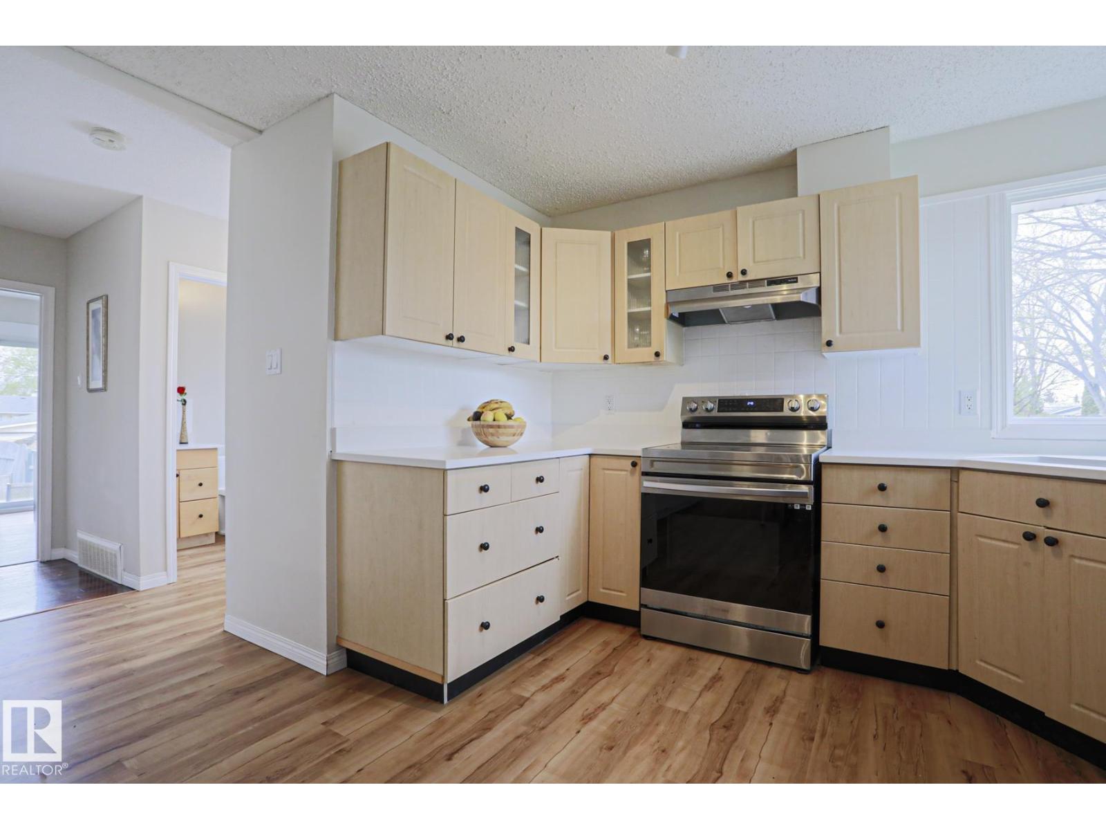 9523 151 St Nw, Edmonton, Alberta  T5P 1S2 - Photo 3 - E4488182