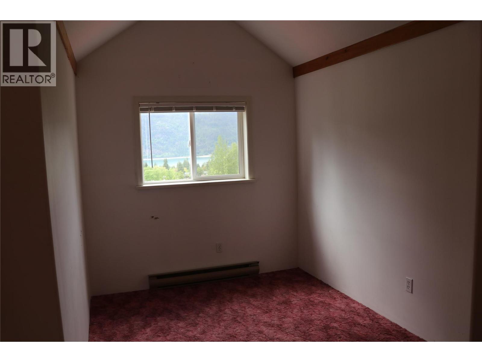 561 Willow Street, Fauquier, British Columbia  V0G 1J0 - Photo 33 - 10387442
