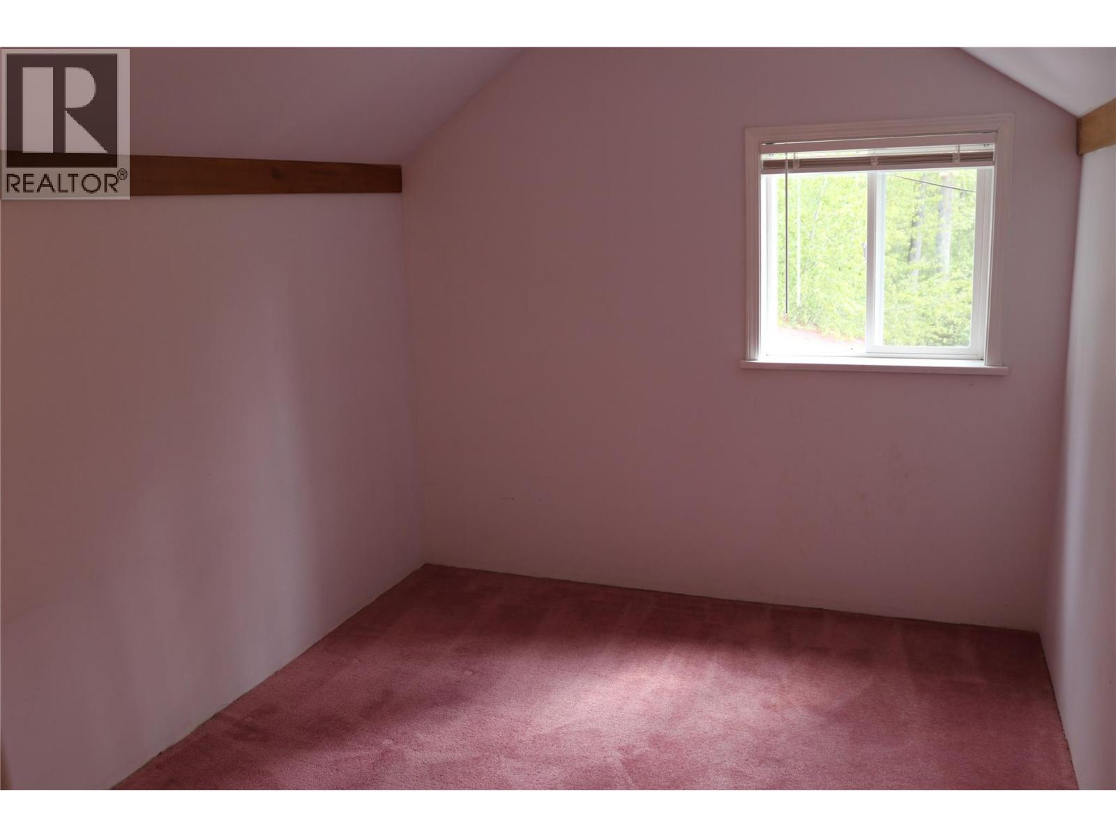 561 Willow Street, Fauquier, British Columbia  V0G 1J0 - Photo 32 - 10387442