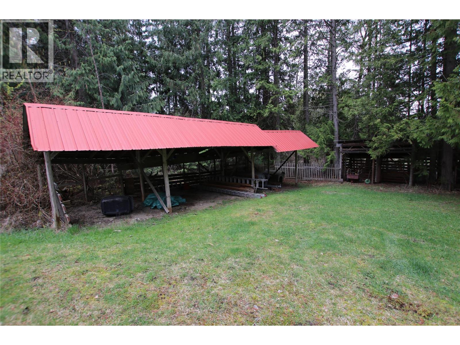 561 Willow Street, Fauquier, British Columbia  V0G 1J0 - Photo 20 - 10387442