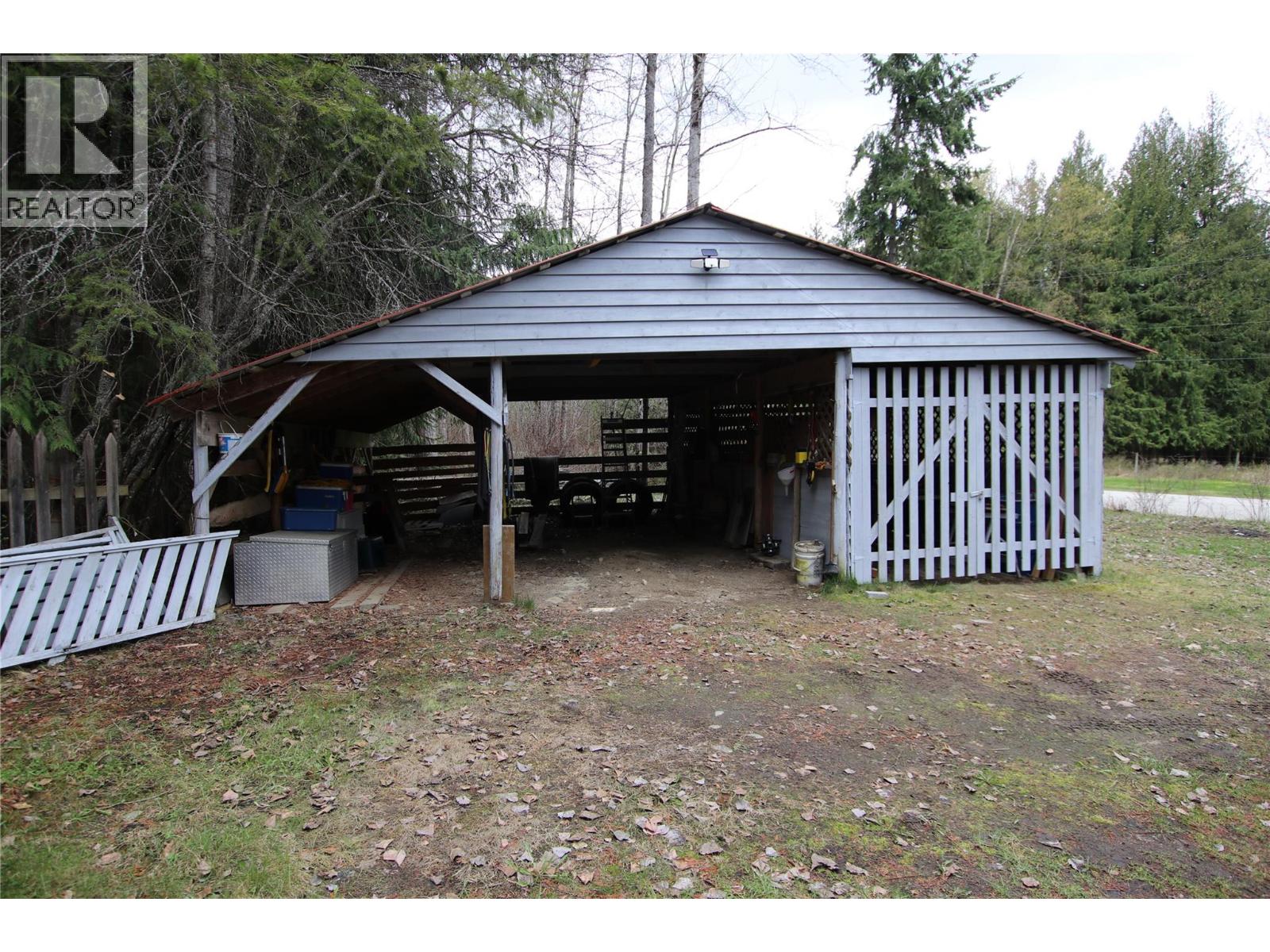 561 Willow Street, Fauquier, British Columbia  V0G 1J0 - Photo 36 - 10387442