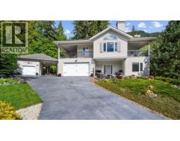 427 Bayles Road, Nakusp, British Columbia