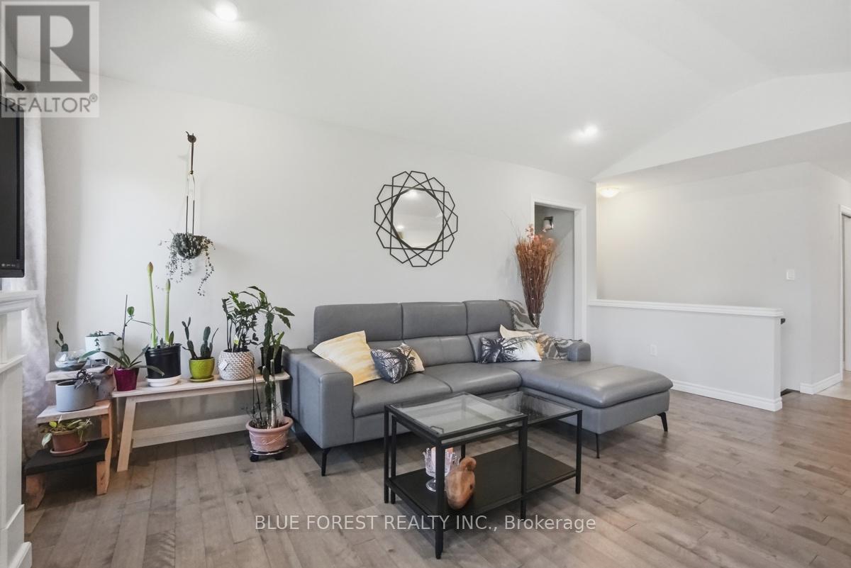 62 Blairmont Terrace, St. Thomas, Ontario  N6B 2G5 - Photo 5 - X13137412