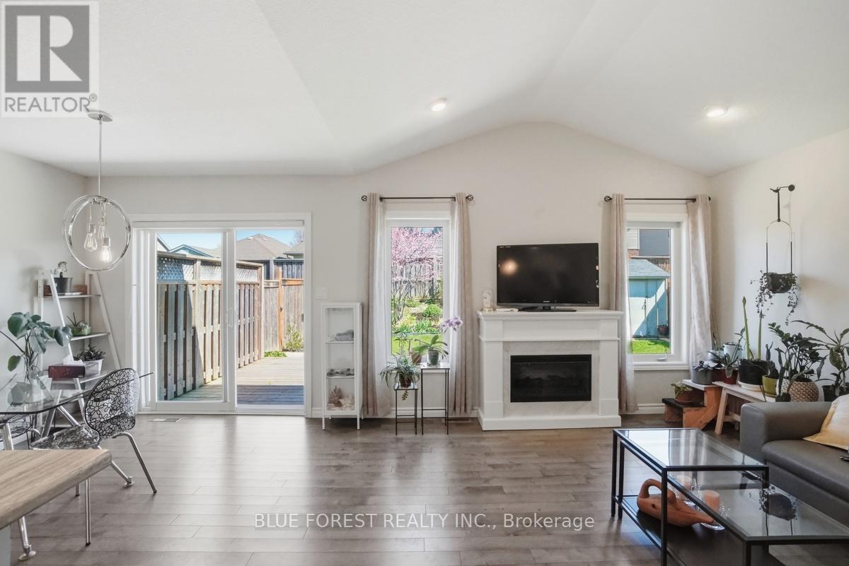 62 Blairmont Terrace, St. Thomas, Ontario  N6B 2G5 - Photo 6 - X13137412