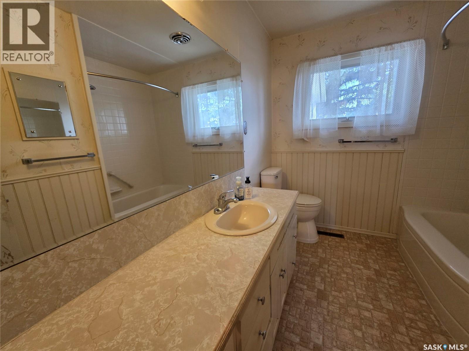 1446 Taylor Drive, Swift Current, Saskatchewan  S9H 1M9 - Photo 10 - SK036191