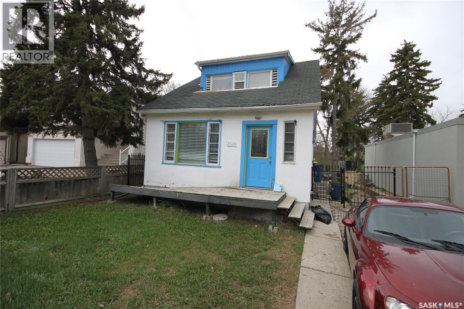 2512 Garnet Street, Regina, Saskatchewan  S4T 3A4 - Photo 1 - SK035981
