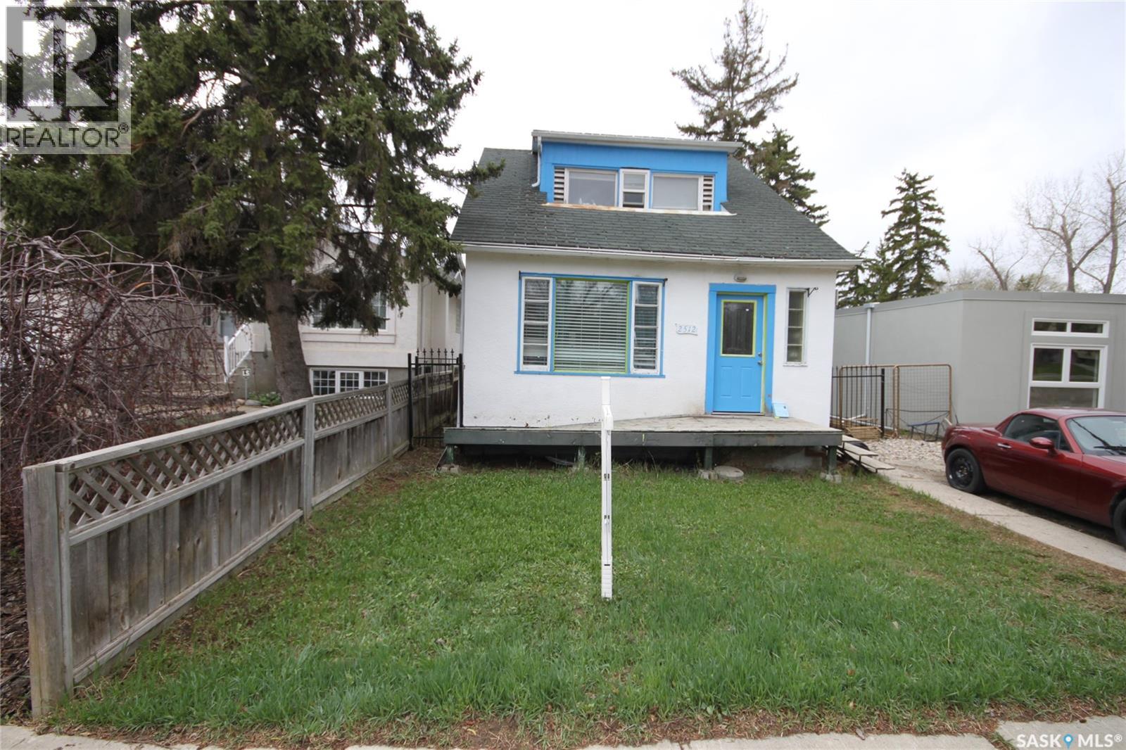 2512 Garnet Street, Regina, Saskatchewan  S4T 3A4 - Photo 2 - SK035981