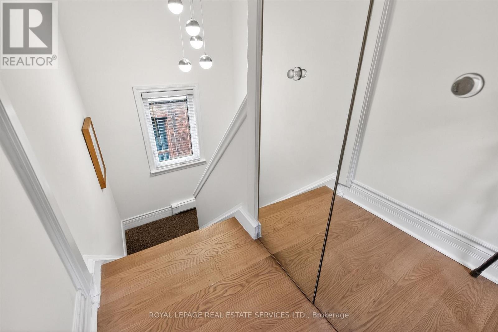 25 Lorindale Avenue, Toronto, Ontario  M5M 3C3 - Photo 14 - C13136782