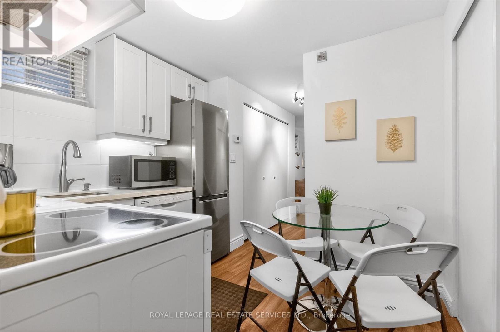 25 Lorindale Avenue, Toronto, Ontario  M5M 3C3 - Photo 28 - C13136782