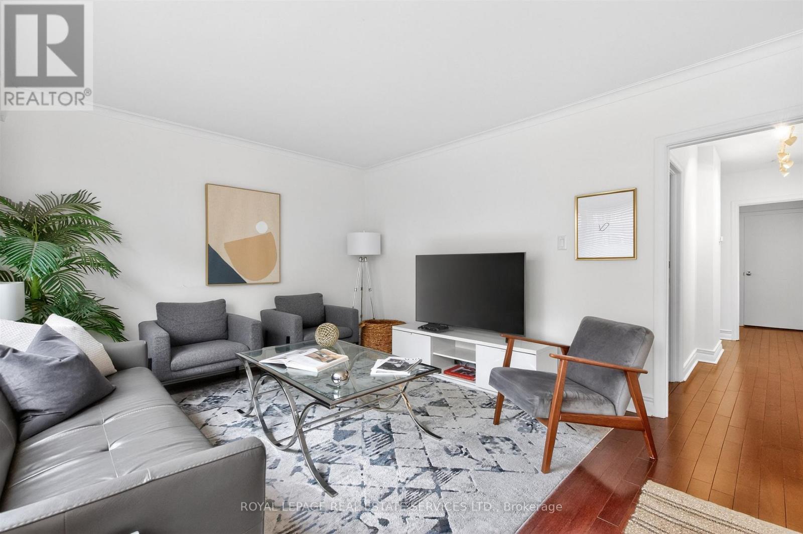 25 Lorindale Avenue, Toronto, Ontario  M5M 3C3 - Photo 4 - C13136782