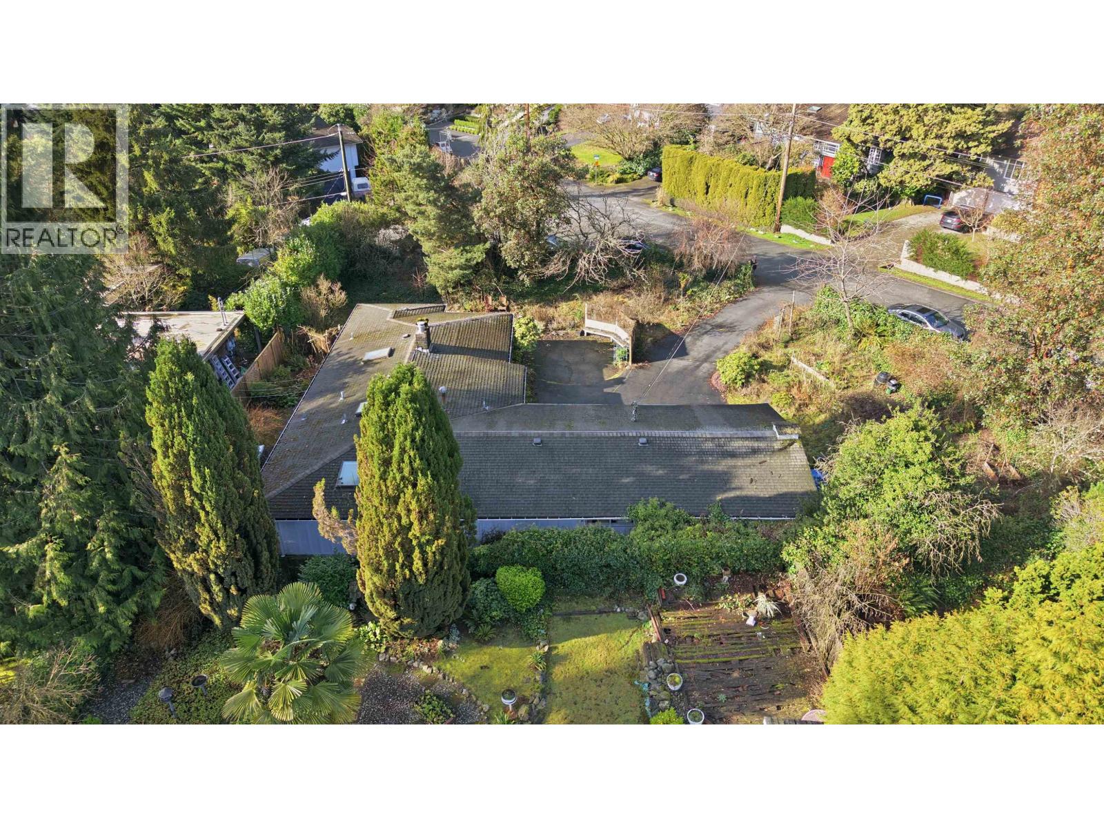 5757 Cranley Drive, West Vancouver, British Columbia  V7W 1S9 - Photo 4 - R3124428
