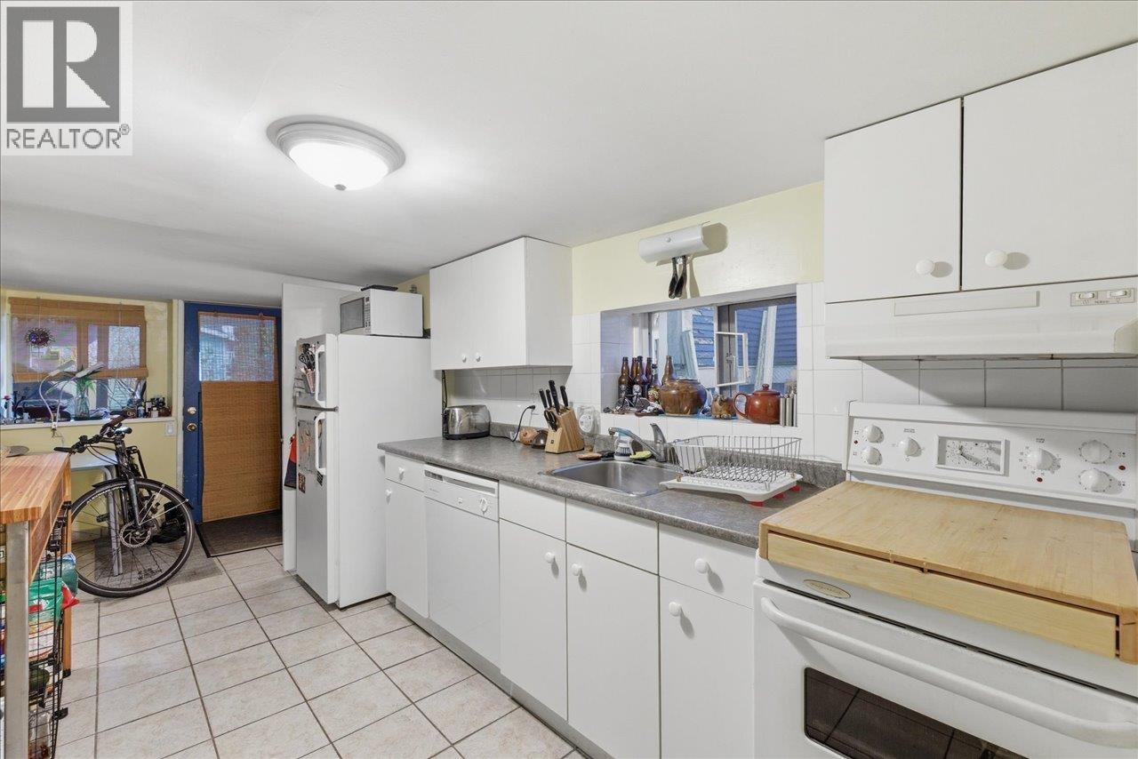 2232 W 14th Avenue, Vancouver, British Columbia  V6K 2W1 - Photo 25 - R3124439