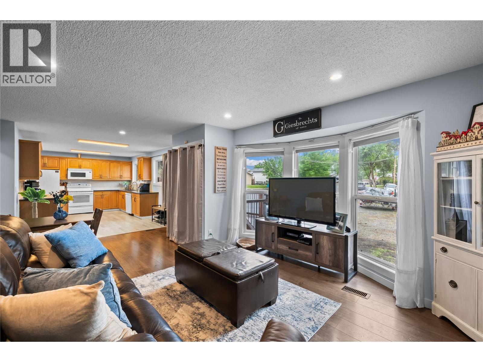 730 Cupar Road, Kelowna, British Columbia  V1X 1R6 - Photo 4 - 10386861