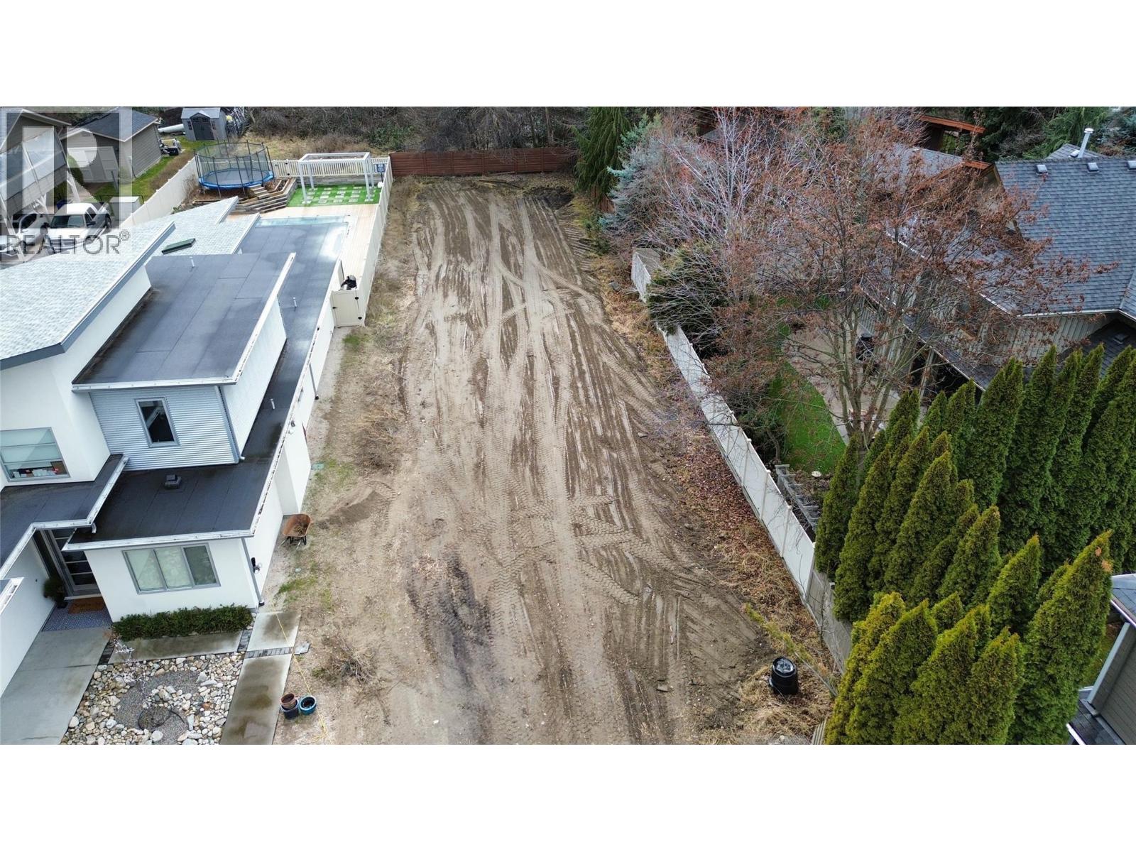621 Mcclure Road, Kelowna, British Columbia  V1W 1L6 - Photo 3 - 10386169