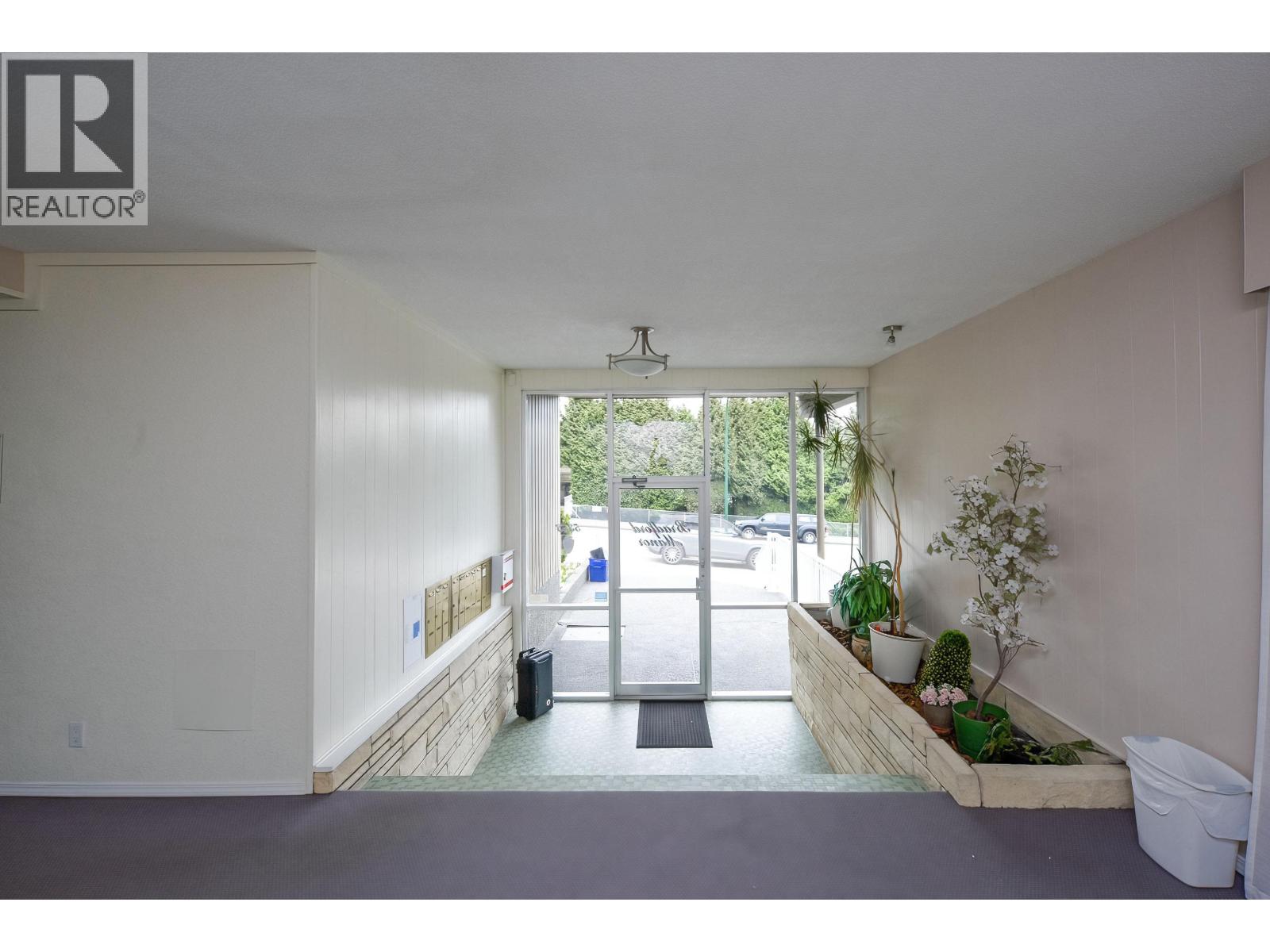 5353 Hastings Street, Burnaby, British Columbia  V5B 1P9 - Photo 4 - C8078817