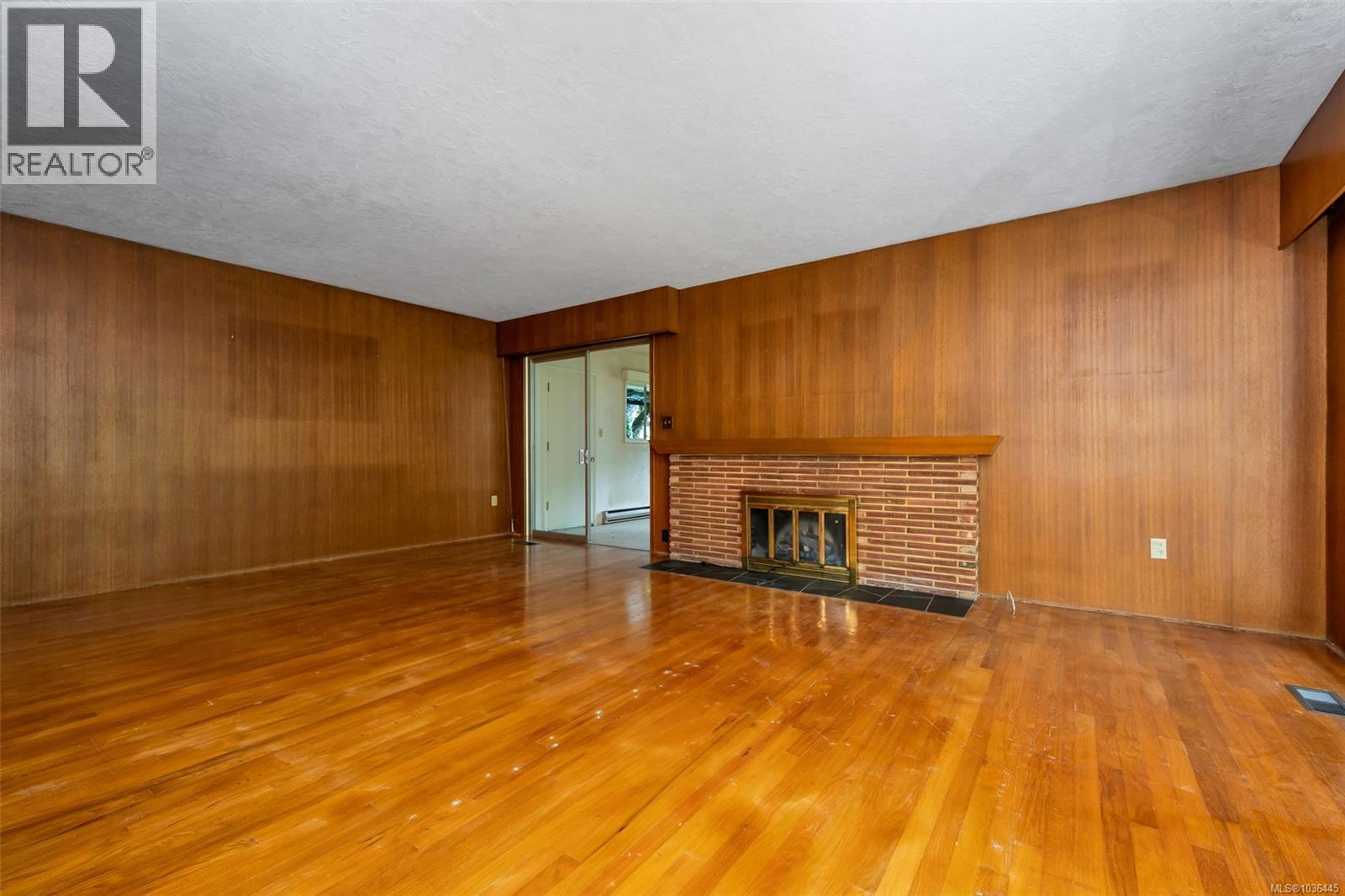 3564 James Hts, Saanich, British Columbia  V8P 3R5 - Photo 11 - 1036445