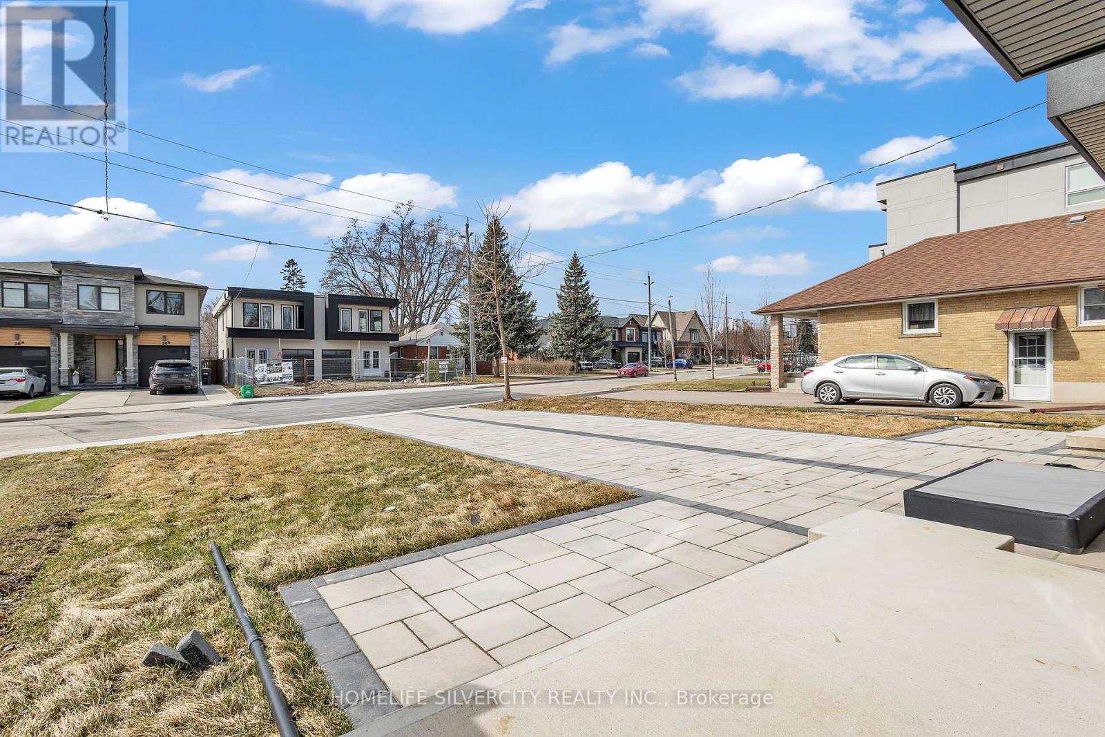 25a Pine Avenue N, Mississauga, Ontario  L5H 2P9 - Photo 6 - W13137416