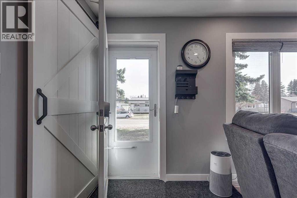 5616 55 Avenue, Lacombe, Alberta  T4L 1L9 - Photo 3 - A2306980