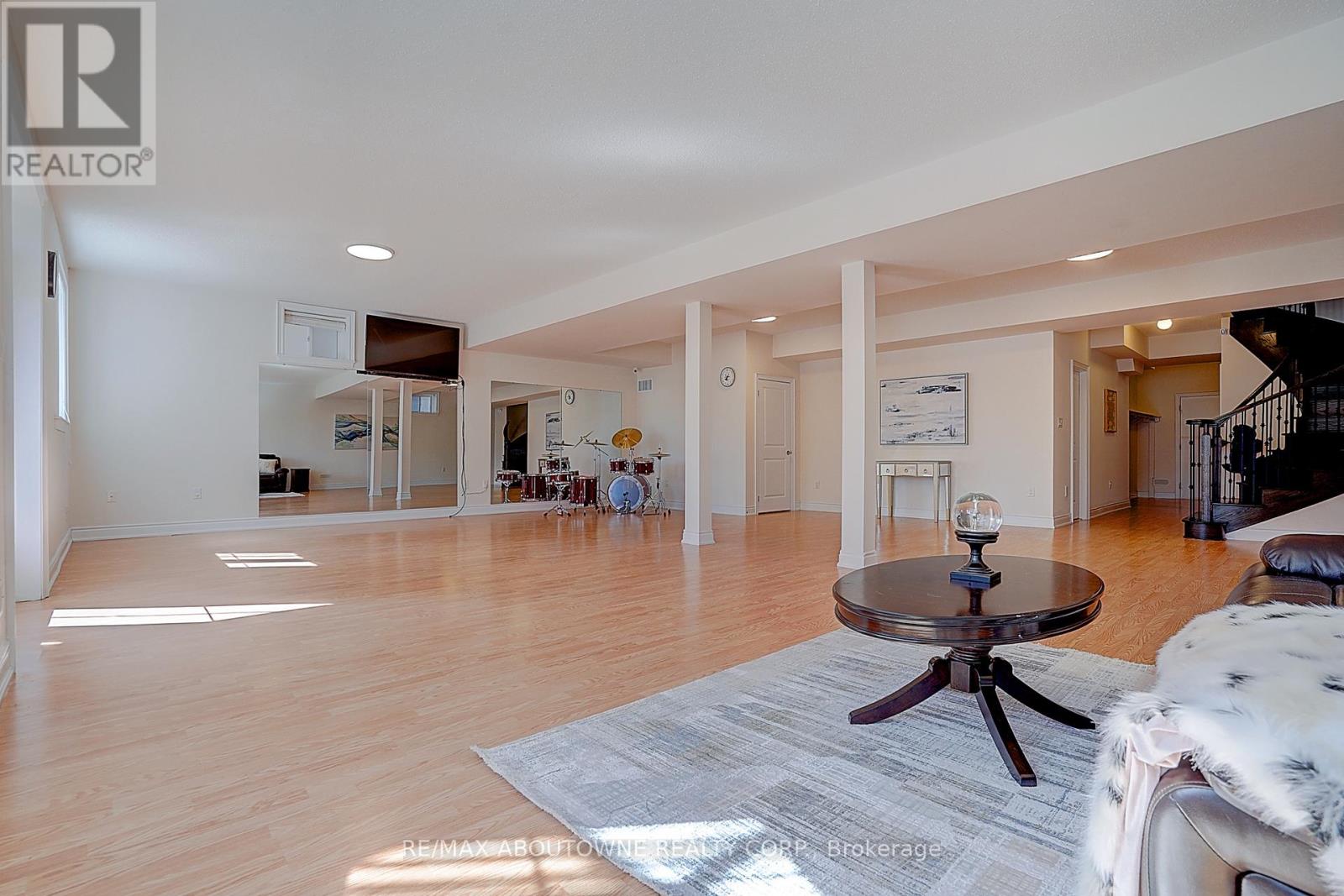 16 Gracedale Drive, Richmond Hill, Ontario  L4C 0Y3 - Photo 38 - N13114072