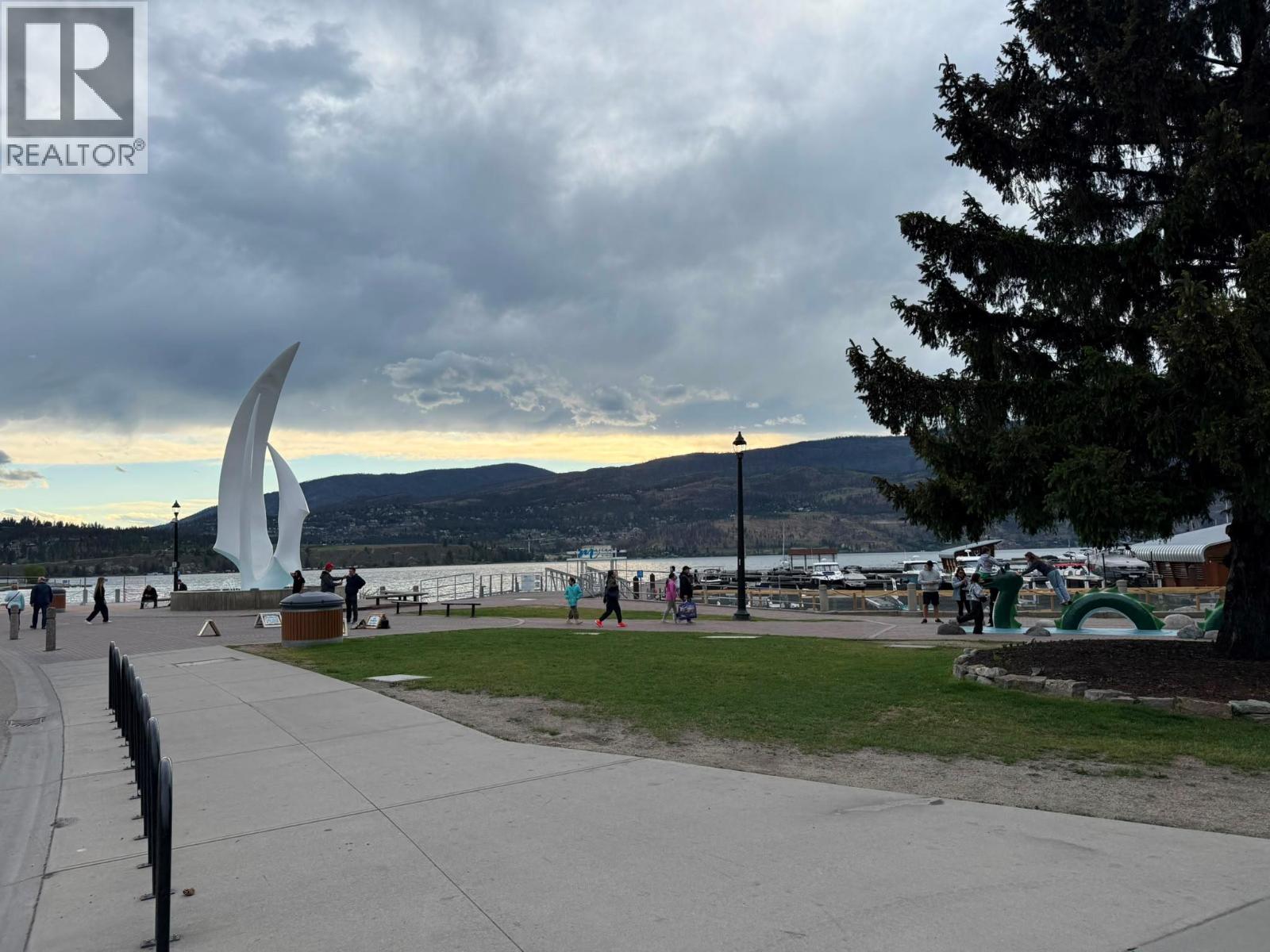 1664 Richter Street, Kelowna, British Columbia  V1Y 8N3 - Photo 3 - 10387058