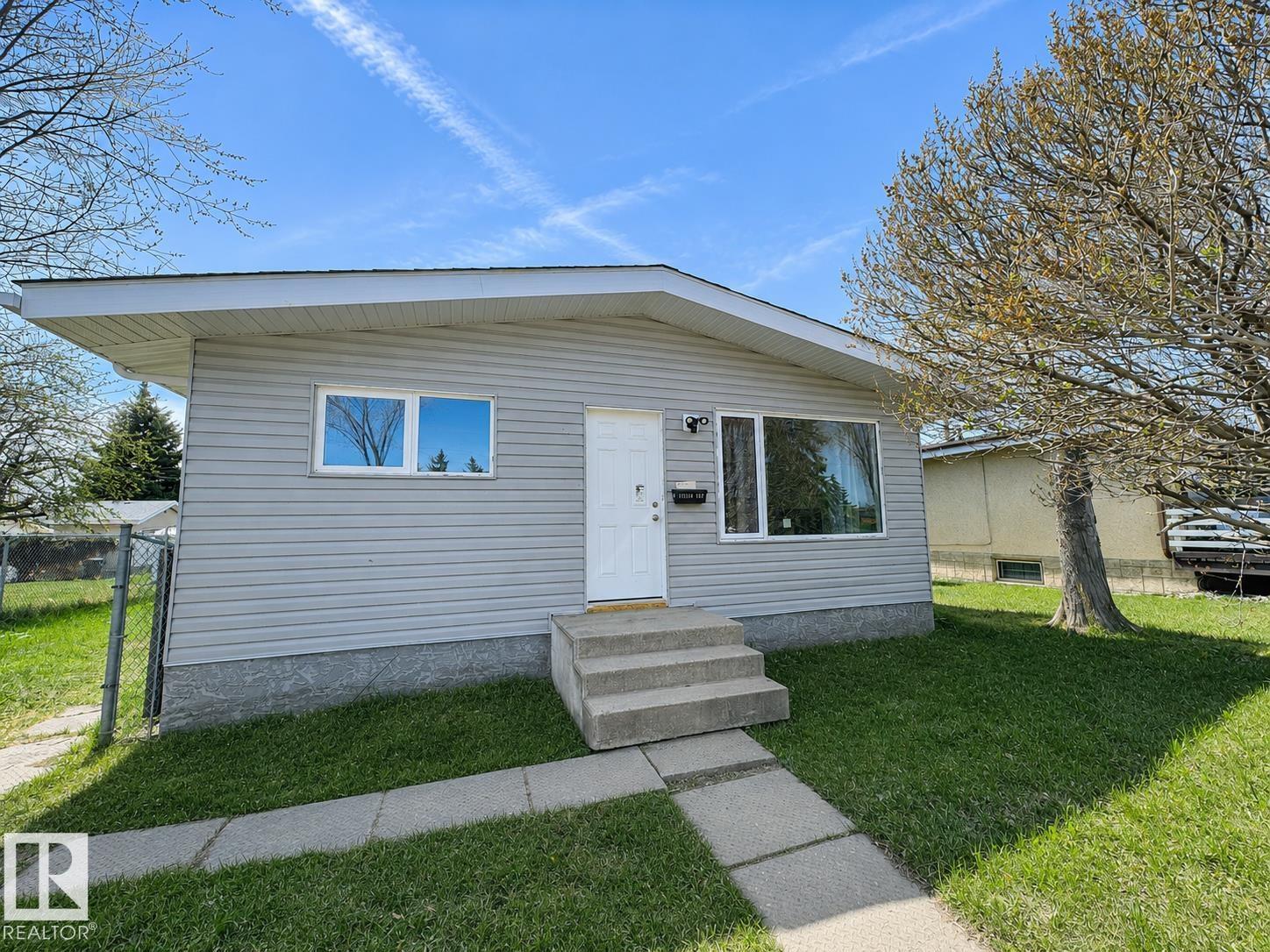 11519 137 AV NW, edmonton, Alberta