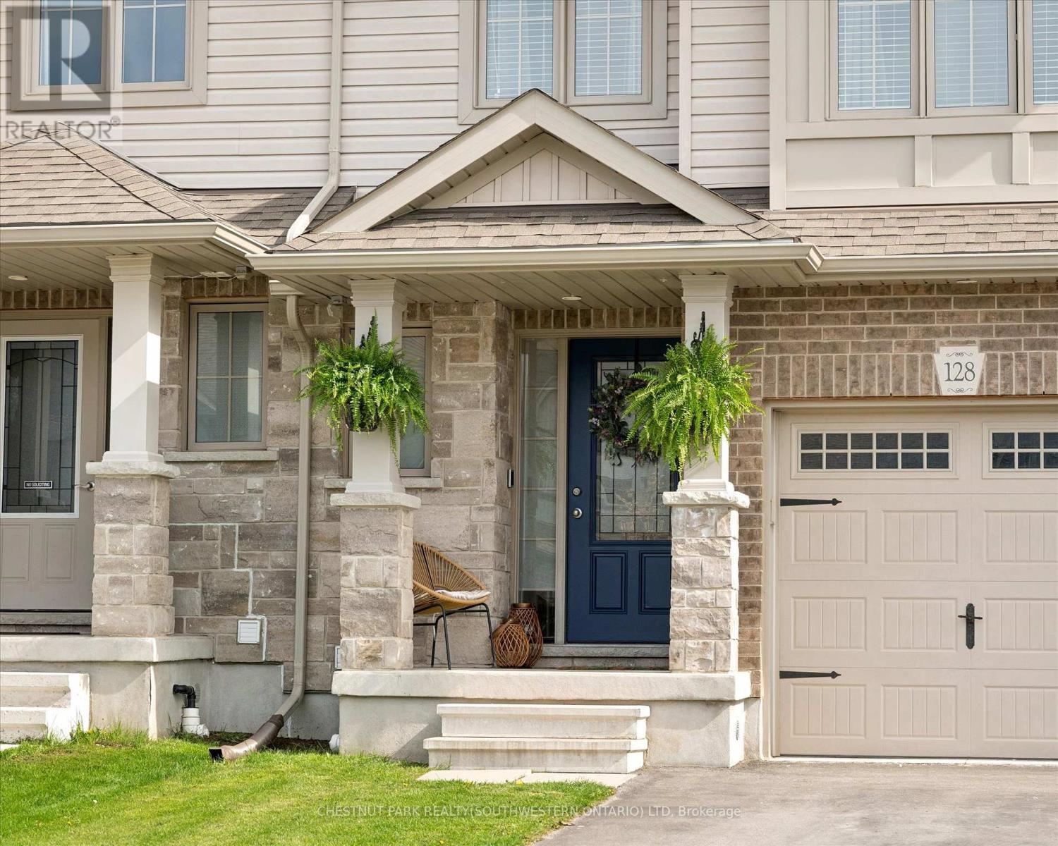 128 WILLIAM STREET, Woolwich, Ontario