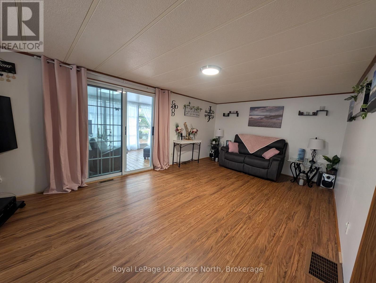 20 Topaz Street W, Wasaga Beach, Ontario  L9Z 1X7 - Photo 23 - S13092532