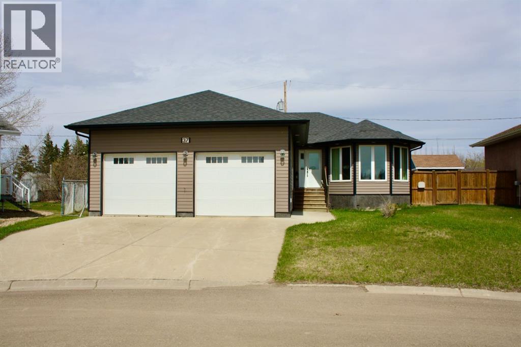 #37 Ball Place, Neilburg, Saskatchewan  S0M 2C0 - Photo 2 - A2311516