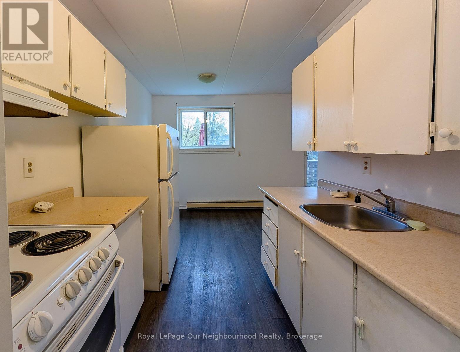 108 Victoria Street W, Whitby, Ontario  L1N 1B7 - Photo 3 - E13137530