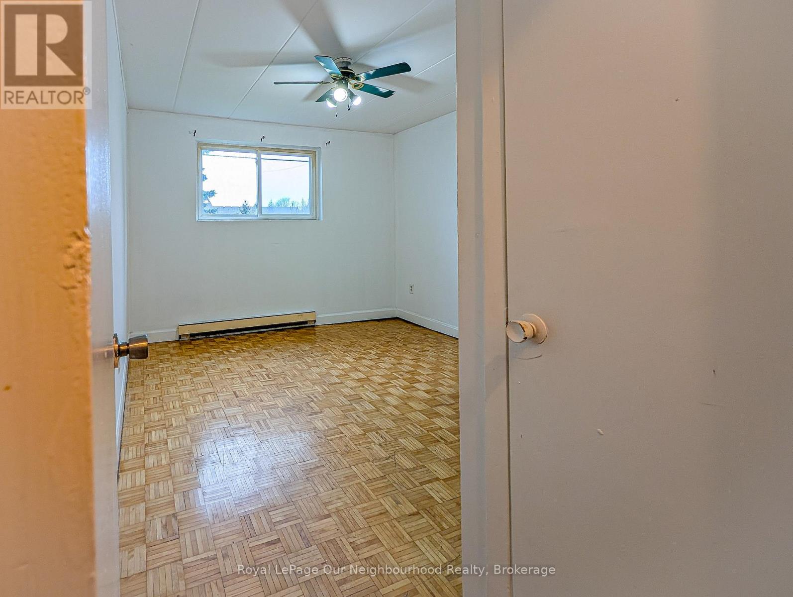 108 Victoria Street W, Whitby, Ontario  L1N 1B7 - Photo 5 - E13137530