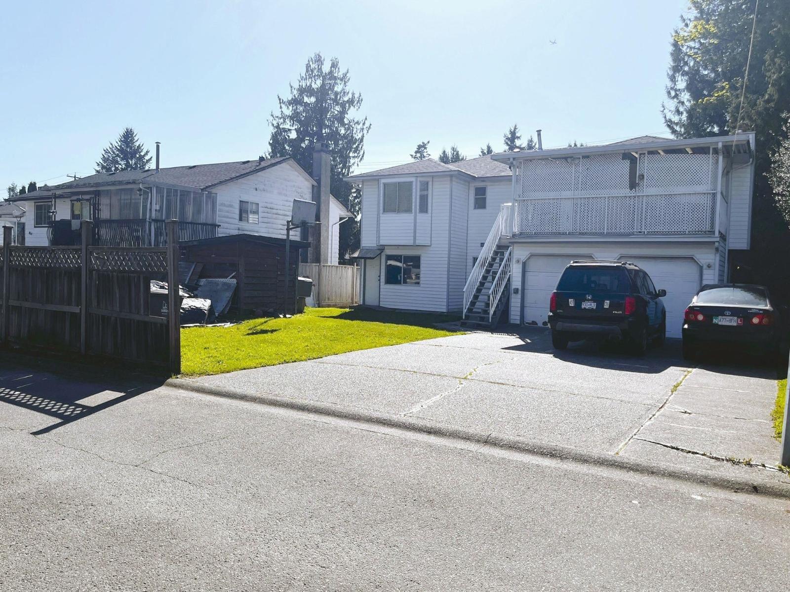 9328 132 Street, Surrey, British Columbia  V3V 5R1 - Photo 2 - R3124367