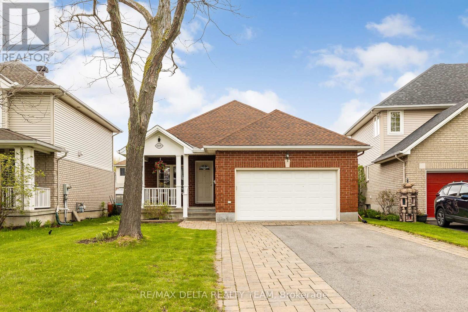 859 GIANT CEDARS CRESCENT, Ottawa, Ontario