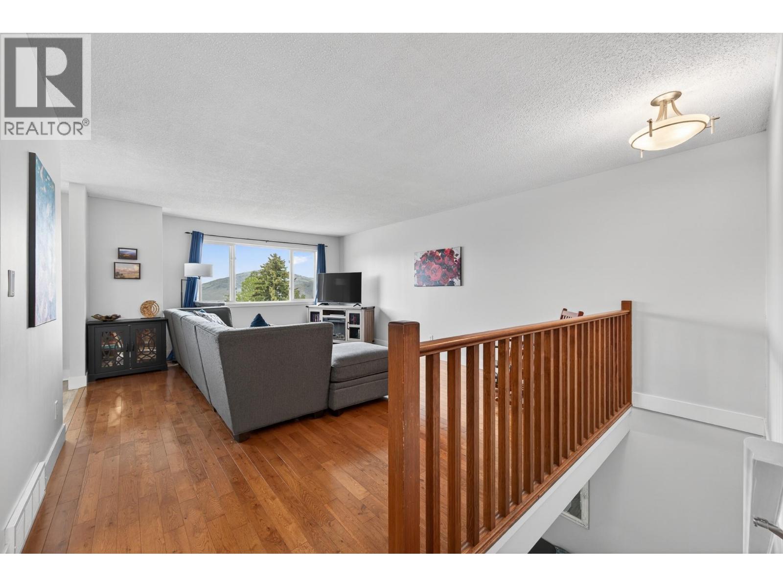 389 Waddington Drive, Kamloops, British Columbia  V2E 1S3 - Photo 2 - 10387780