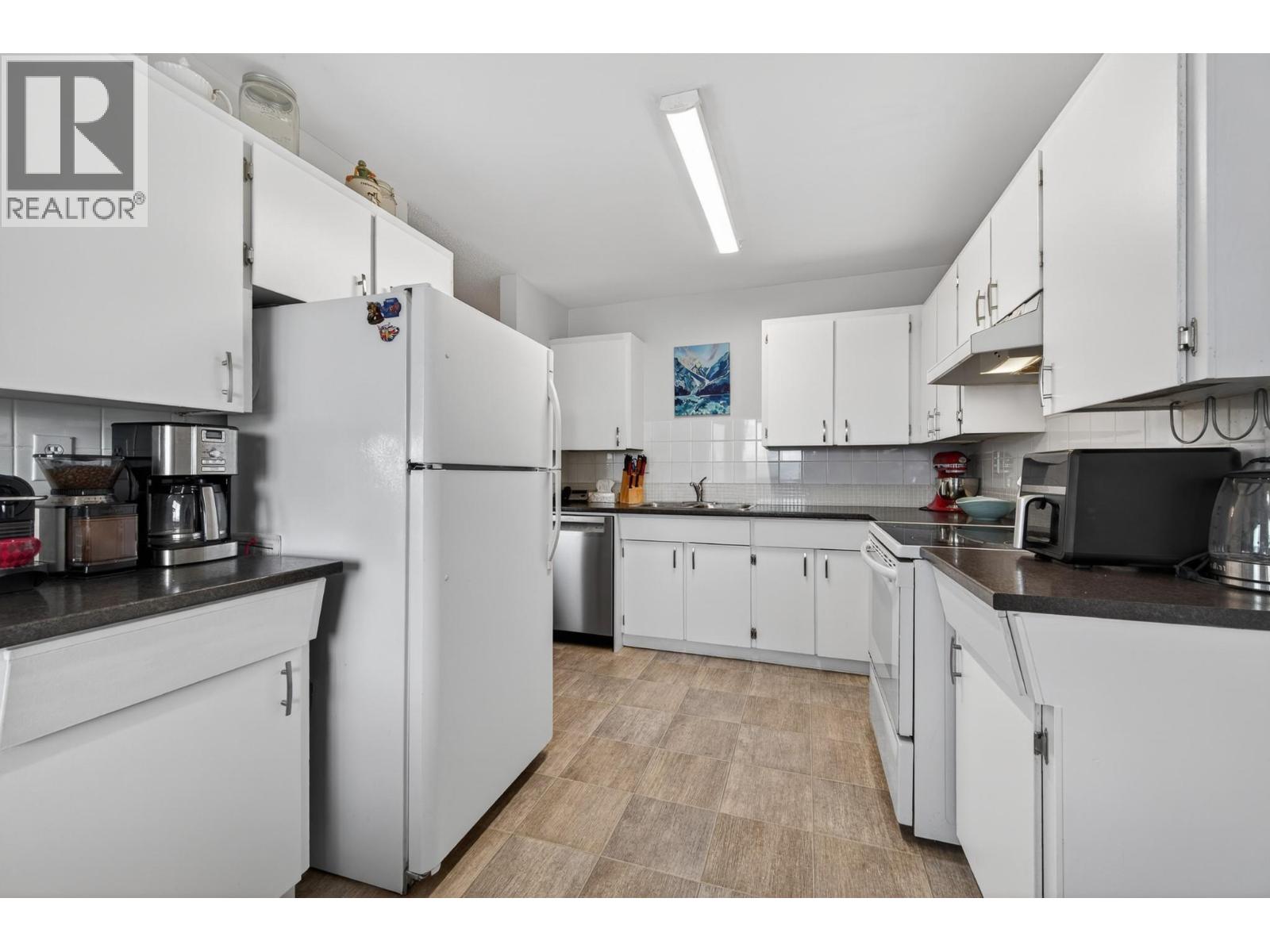 389 Waddington Drive, Kamloops, British Columbia  V2E 1S3 - Photo 7 - 10387780