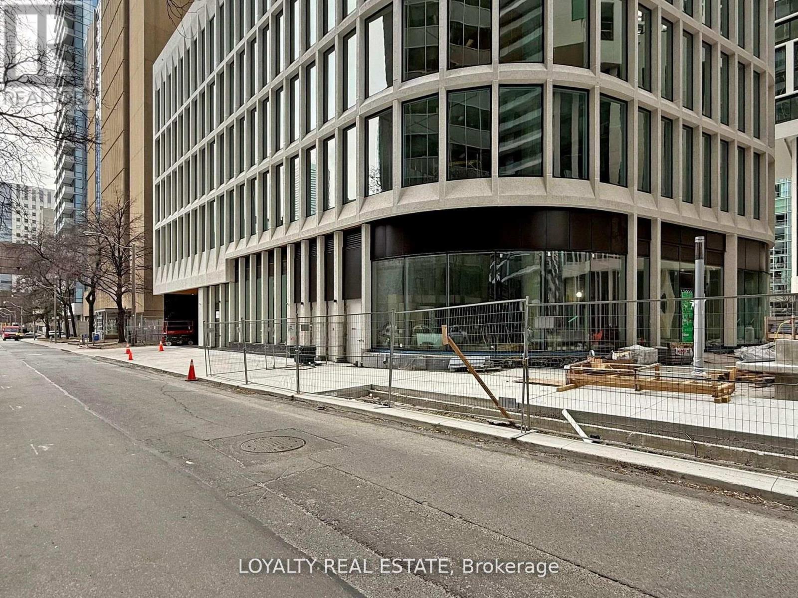 2713 - 230 Simcoe Street, Toronto, Ontario  M5T 1T4 - Photo 3 - C13137458