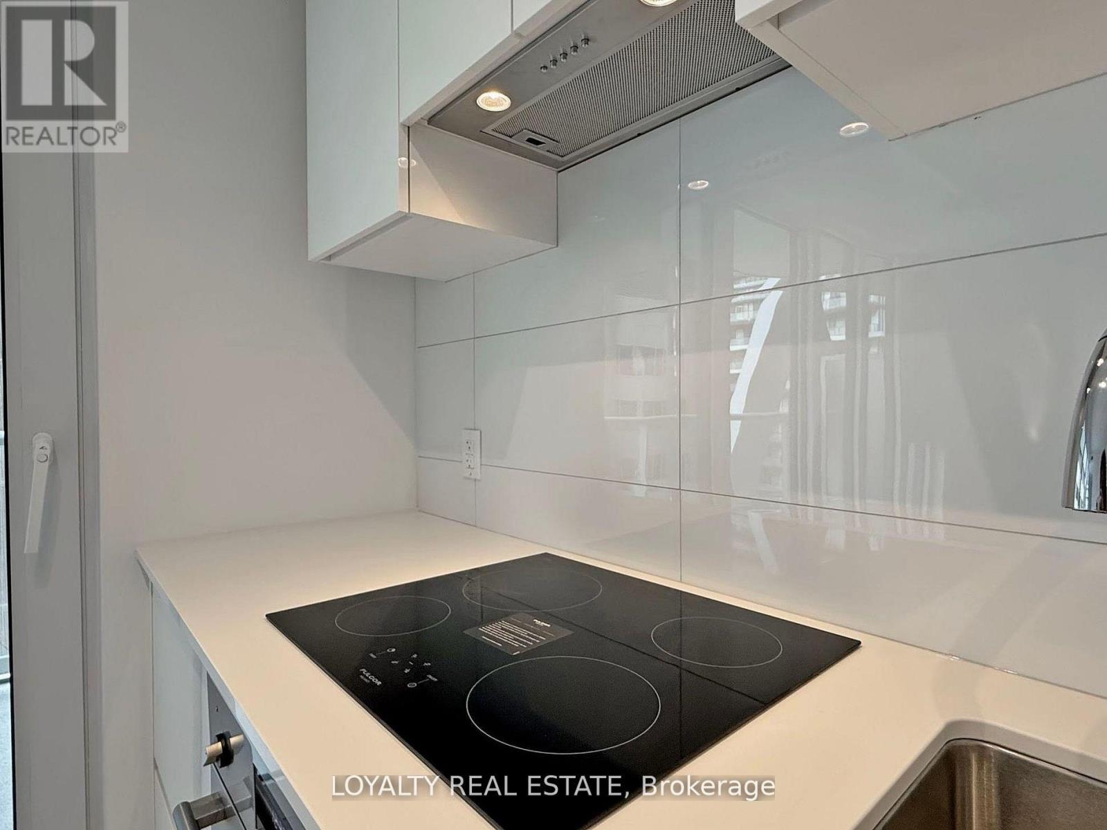 2713 - 230 Simcoe Street, Toronto, Ontario  M5T 1T4 - Photo 8 - C13137458