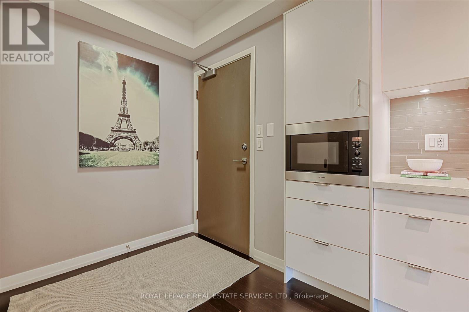2307 - 21 Widmer Street, Toronto, Ontario  M5V 2E8 - Photo 2 - C13137484