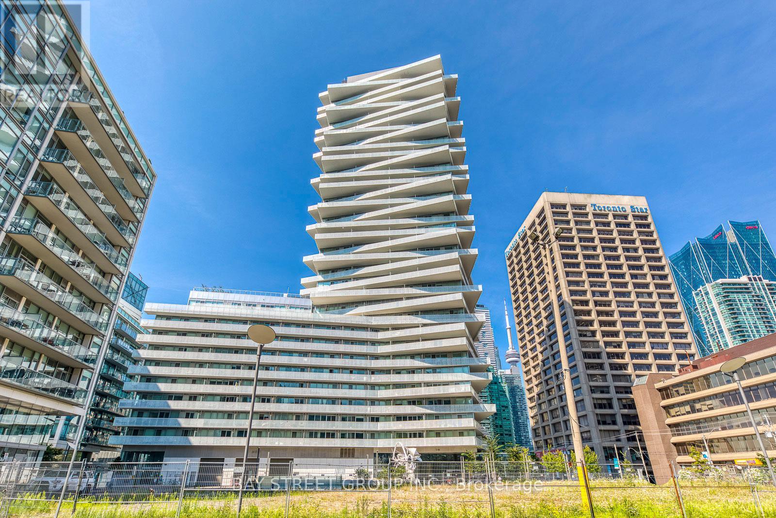 2905 - 15 Queens Quay E, Toronto, Ontario  M5E 0C5 - Photo 2 - C13137506