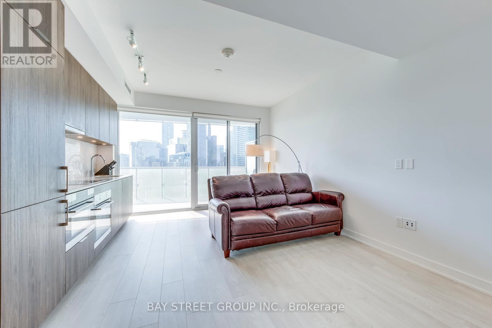 2905 - 15 Queens Quay E, Toronto, Ontario  M5E 0C5 - Photo 8 - C13137506