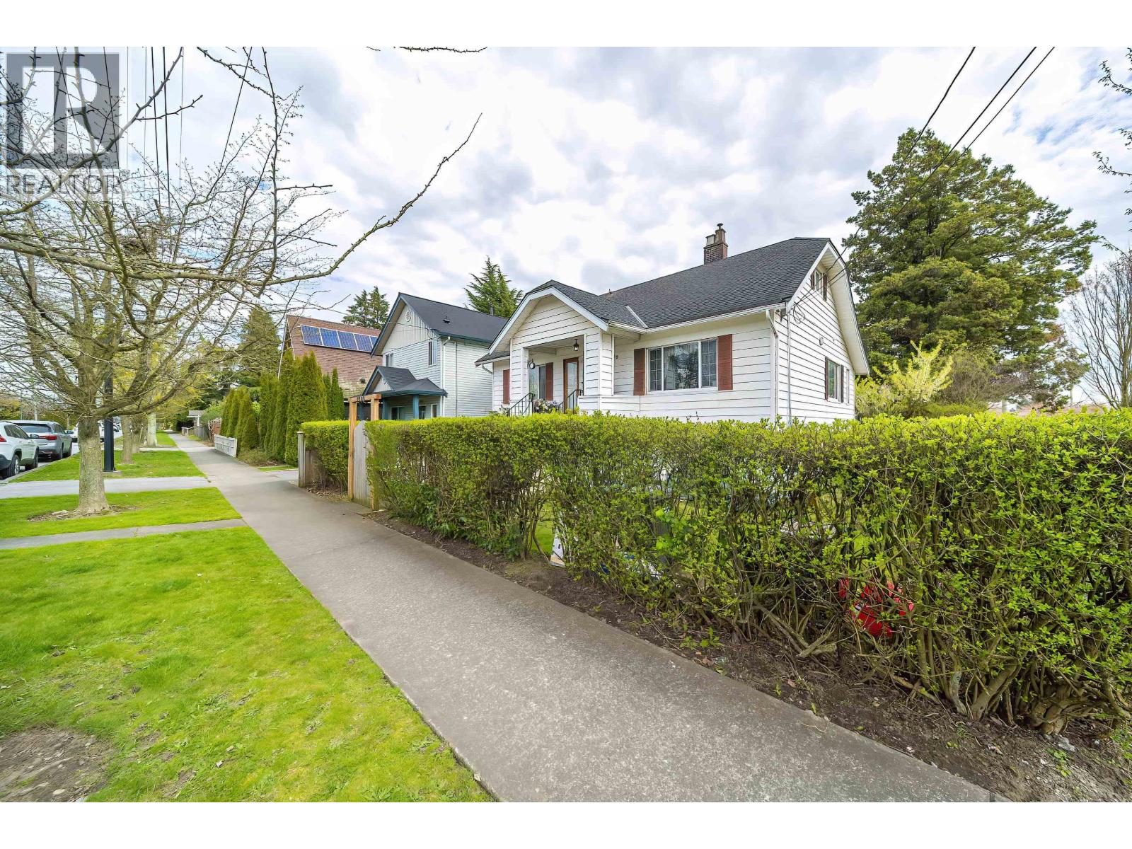 1320 Tenth Avenue, New Westminster, British Columbia  V3M 3H9 - Photo 3 - R3110813
