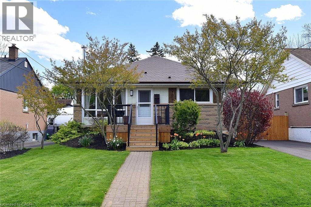 9 MARION Crescent, Dundas, Ontario
